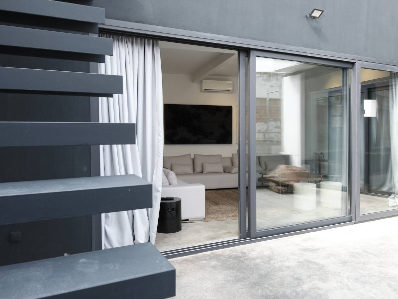sev-apt-atico-(resized)-Apartamento-atico-Sevilla_A-cero-living-03 copia